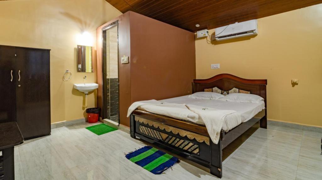 Hotel Leo Woods Hampi River View Extérieur photo